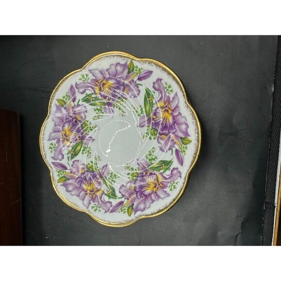Salisbury Bone China Garland Iris Gold Trim Saucer England Replacement IV - Picture 2 of 5